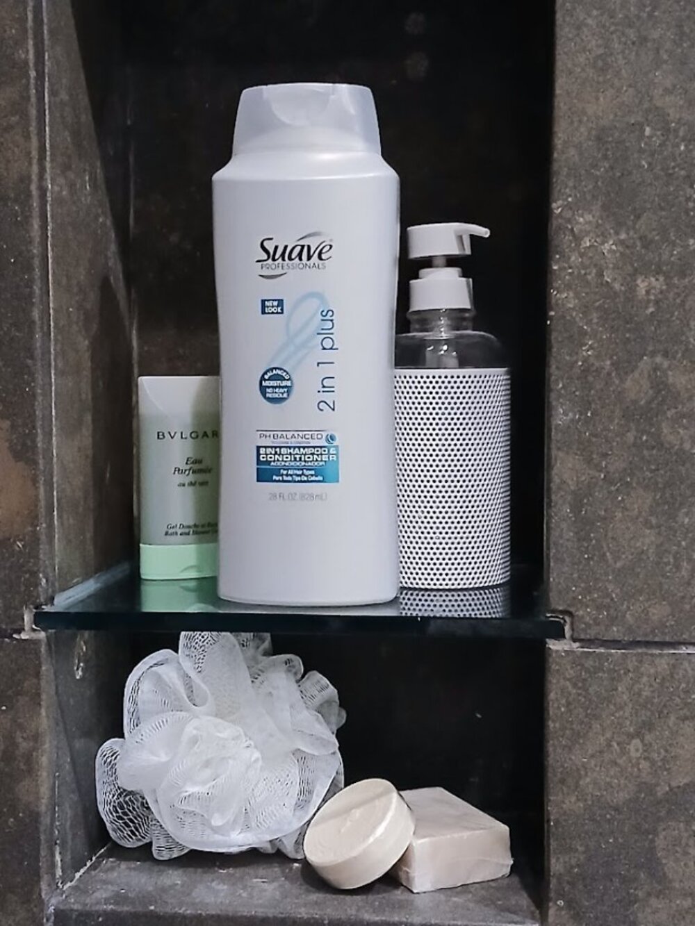 Suave Professionals 2 in 1 shampoo & Conditioner 28 FL OZ - NWOT